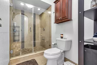 42 W 44th St, Hialeah, FL 33012 - Photo 14