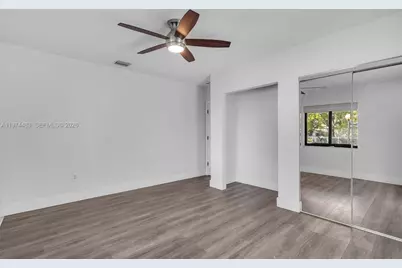 42 W 44th St, Hialeah, FL 33012 - Photo 16