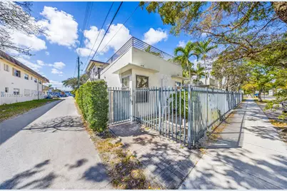 2000 Monroe St, Hollywood, FL 33020 - Photo 4