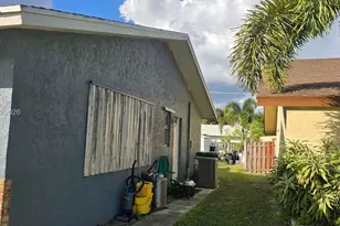 565 NW 54th St, Boca Raton, FL 33487 - Photo 16