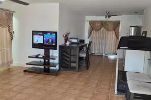 565 NW 54th St, Boca Raton, FL 33487 - Photo 4