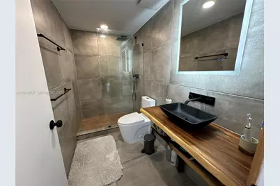 1 Glen Royal Pkwy #1613, Miami, FL 33125 - Photo 18