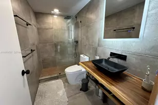 1 Glen Royal Pkwy, Miami, FL 33125 - Photo 18