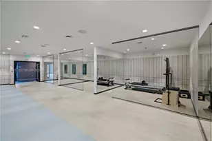 101 Diplomat Pkwy, Hallandale Beach, FL 33009 - Photo 42