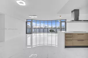 17111 Biscayne Blvd, North Miami Beach, FL 33160 - Photo 12