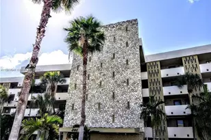 301 Golden Isles Dr, Hallandale Beach, FL 33009 - Photo 10