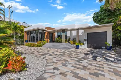 1845 NE 124th St, North Miami, FL 33181 - Photo 2