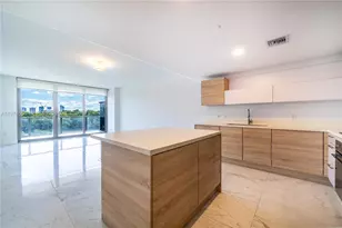 16385 Biscayne Blvd, North Miami Beach, FL 33160 - Photo 14
