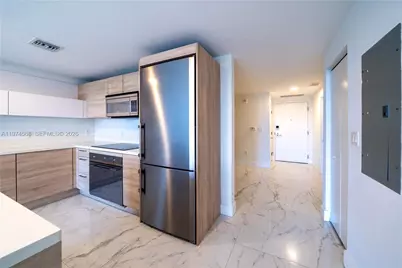 16385 Biscayne Blvd #417, North Miami Beach, FL 33160 - Photo 2