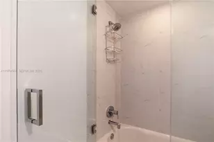 16385 Biscayne Blvd, North Miami Beach, FL 33160 - Photo 10