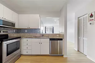 12015 SW 14th St, Miami, FL 33184 - Photo 6