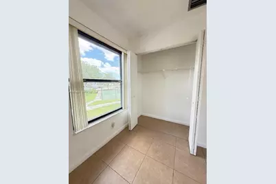 207 Lake Pointe Dr #201, Oakland Park, FL 33309 - Photo 10