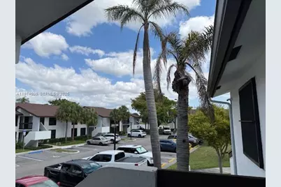 207 Lake Pointe Dr #201, Oakland Park, FL 33309 - Photo 2