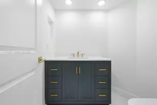 3785 NE 209th Terrace, Aventura, FL 33180 - Photo 10