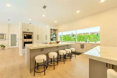 10461 SW 121st St, Miami, FL 33176 - Photo 16