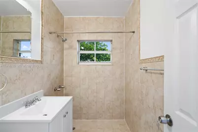 1381 W 63rd St, Hialeah, FL 33012 - Photo 36