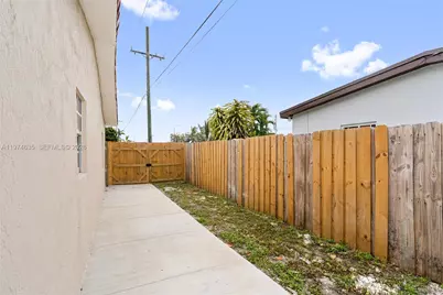 1381 W 63rd St, Hialeah, FL 33012 - Photo 52