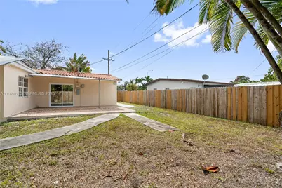 1381 W 63rd St, Hialeah, FL 33012 - Photo 62