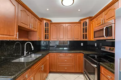 1381 W 63rd St, Hialeah, FL 33012 - Photo 4