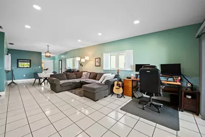 6225 NW 190th Ter, Hialeah, FL 33015 - Photo 8
