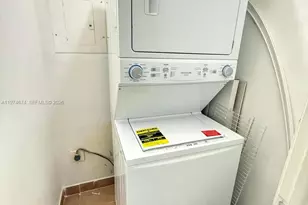 9741 Fontainebleau Blvd, Miami, FL 33172 - Photo 6