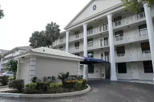 1709 Whitehall Dr, Davie, FL 33324 - Photo 4