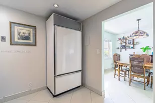 121 Golden Isles Dr, Hallandale Beach, FL 33009 - Photo 16