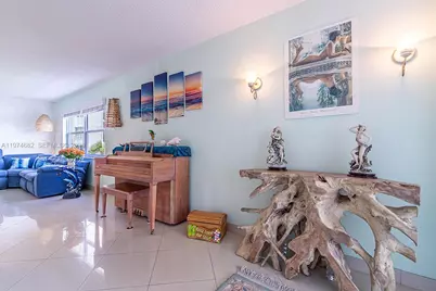 121 Golden Isles Dr #201, Hallandale Beach, FL 33009 - Photo 4