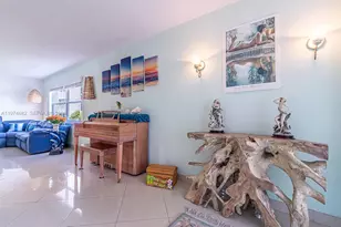 121 Golden Isles Dr, Hallandale Beach, FL 33009 - Photo 4