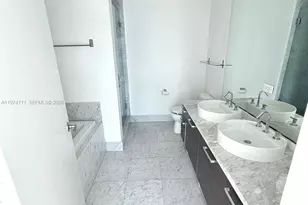 244 Biscayne Blvd, Miami, FL 33132 - Photo 12