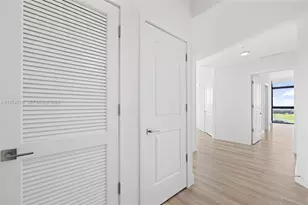 101 Diplomat Pkwy, Hallandale Beach, FL 33009 - Photo 14