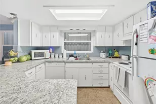 10028 Freestone Ln, Other City - In The State Of Florida, FL 34668 - Photo 10