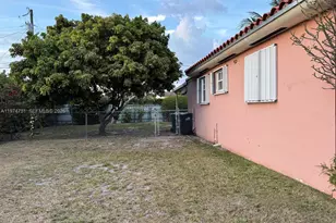 9951 SW 39th Terrace, Miami, FL 33165 - Photo 4