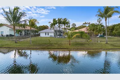 805 Bayside Ln, Weston, FL 33326 - Photo 6