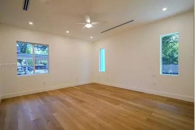 112 NW 24th Ct, Miami, FL 33125 - Photo 24