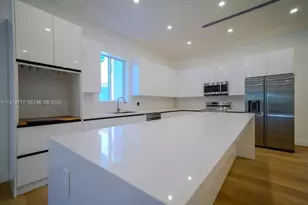 112 NW 24th Ct, Miami, FL 33125 - Photo 8