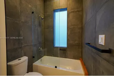 112 NW 24th Ct, Miami, FL 33125 - Photo 6