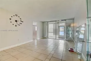 9001 Sunrise Lakes Blvd, Sunrise, FL 33322 - Photo 4