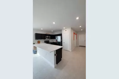 1081 NW 5th St, Florida City, FL 33034 - Photo 2