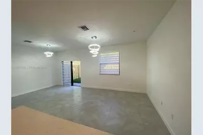 211 SW 159th Ter, Pembroke Pines, FL 33027 - Photo 2
