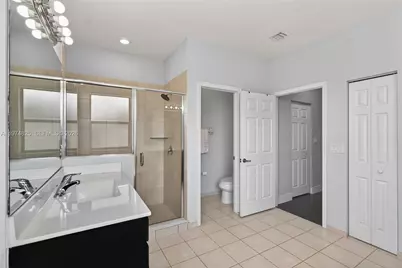 3542 W 93rd Pl, Hialeah, FL 33018 - Photo 56