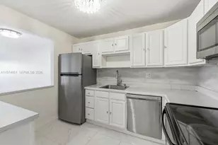 140 Lakeview Dr, Weston, FL 33326 - Photo 6