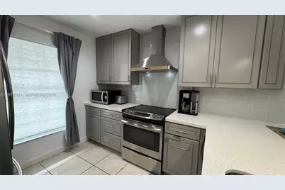 405 Bennington Ln #405, Lake Worth, FL 33467 - Photo 6