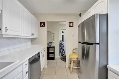 324 SE 10th St #208, Dania Beach, FL 33004 - Photo 40