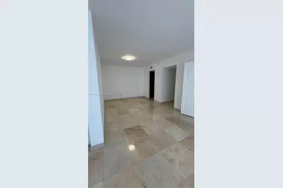 642 Valencia #305, Coral Gables, FL 33134 - Photo 8