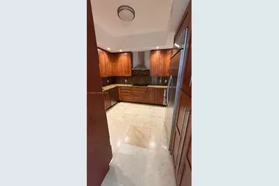642 Valencia #305, Coral Gables, FL 33134 - Photo 10