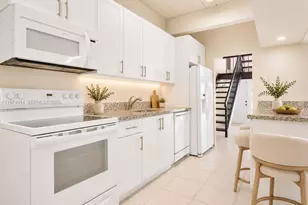 7601 SW 105th Ave, Miami, FL 33173 - Photo 4