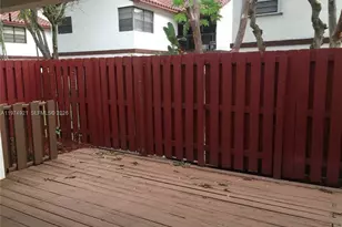 331 Ives Dairy Rd, Miami, FL 33179 - Photo 4