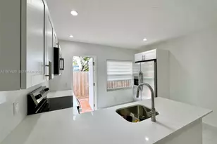 3461 NW 6th St, Miami, FL 33125 - Photo 6