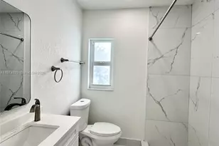 3461 NW 6th St, Miami, FL 33125 - Photo 14